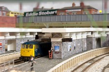 PLATFORM INFORMATION BOARDS CLOCKS - OO GAUGE MODEL RAILWAY AX014-OO