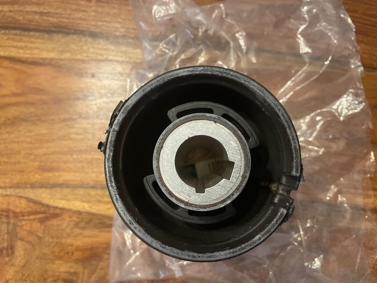 xe様 Jaguar XE XF F-Pace NEW Genuine rear subframe rear bush T4N9661