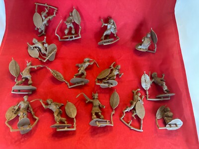 CONTE  ZULU WARRIORS SET #2 PLASTIC  14 FIGS 