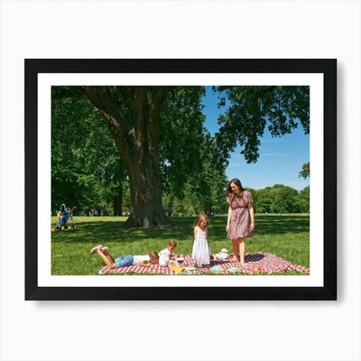 Vierköpfige Familie genießt einen Tag am Th gerahmtes Wandbild Poster Leinwanddruck Bild