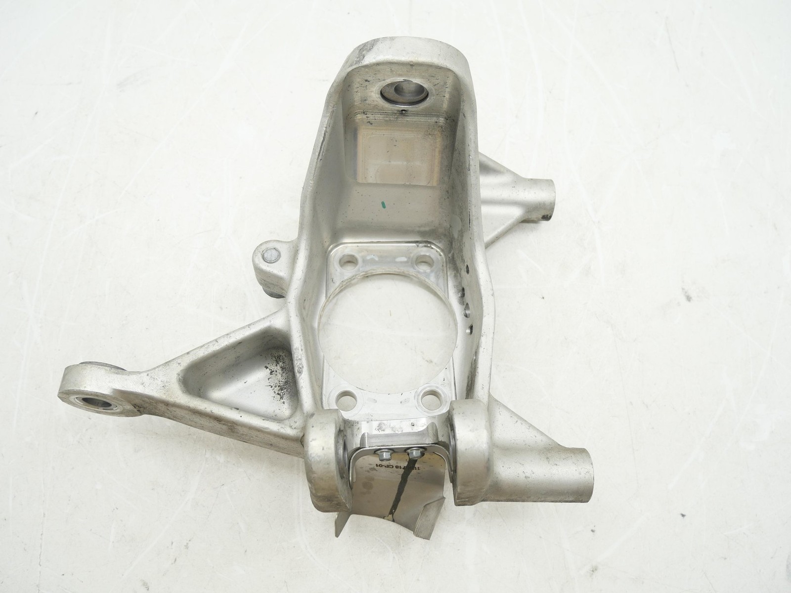 Used Rear Driver Spindle Knuckle Hub LH 2016-2021 McLaren 570S 11B0115CP OEM