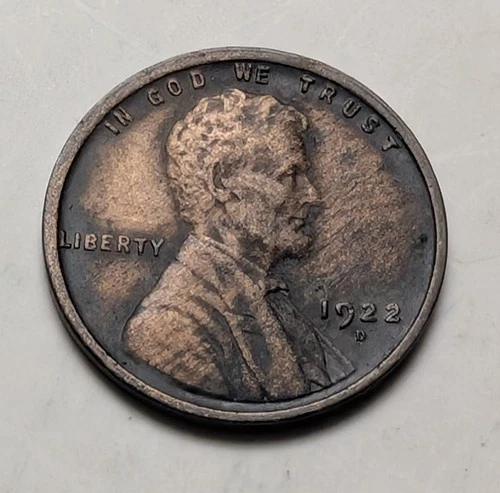 1922 D Lincoln Cent Very Fine Condition with Die Cracks VF
