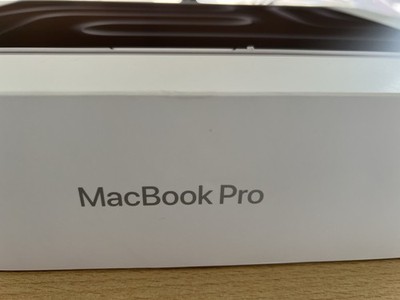MacBook Pro 16 Zoll M2 Max 1TB SSD 32GB RAM 38 Core GPU Space Grau Top