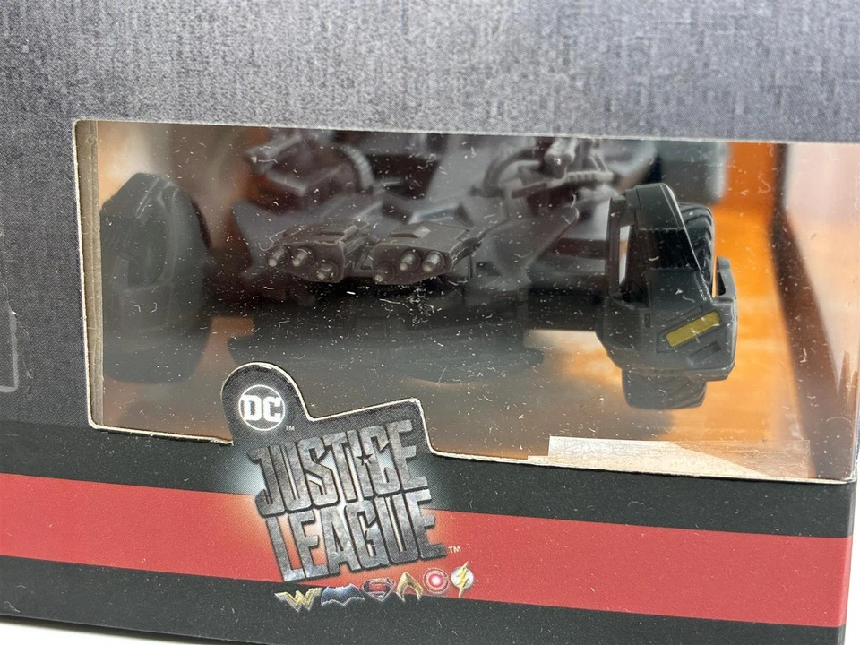 Batman Justice League Batmobile In Scala 1:32 Jada 99230 - Immagine 4 di 4
