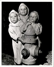 LG10 1964 Orig Mike Freeman Photo KIDS IN RAIN COATS @ ARMED FORCES DAY PARADE