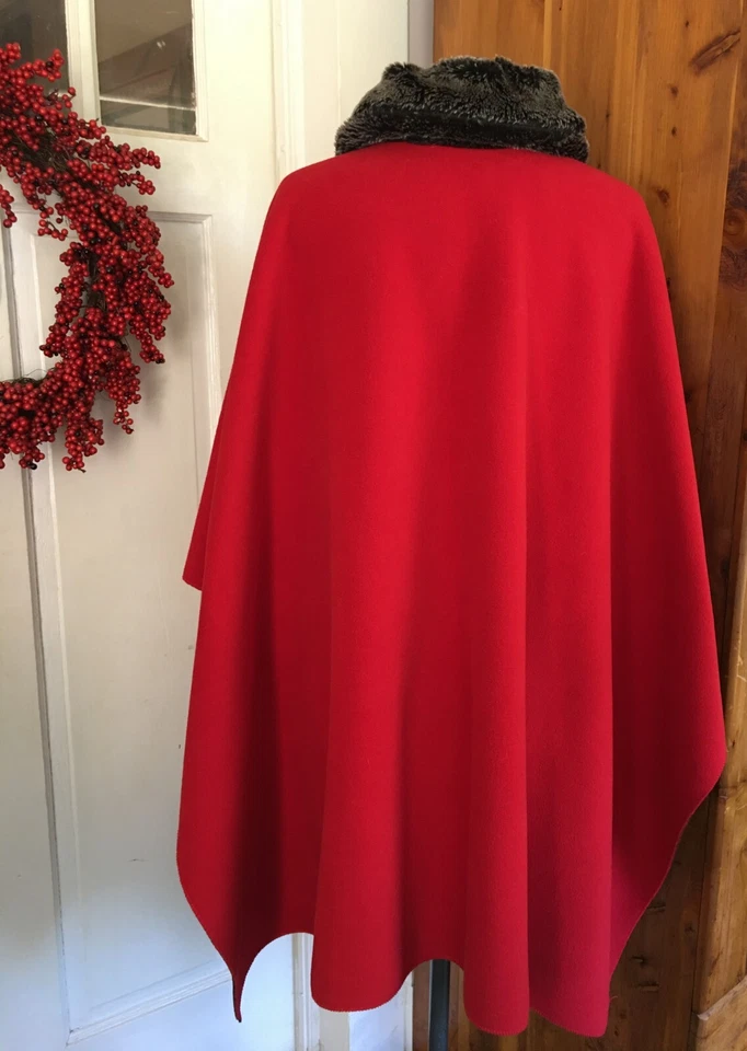 Poncho vintage rojo negro fieltro suave satinado faja arco capa capa imitación piel cuello Foto 4 de 4