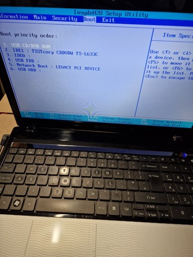 Packard Bell Easynote NEW95 AMD V120 2,2 GHz 3 GB Ram per parti cerniera rotta - Foto 5 di 16