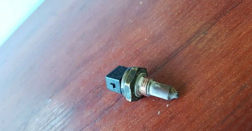 BMW 1 3 5X3 X5 SERIE E46 E60 E81 E87 E90 Temperatursensor Wasser/Öl 1433076