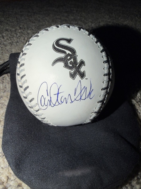 Carlton Fisk - Autographed Team Ball - Authenticated - HOF! - Chicago White Sox