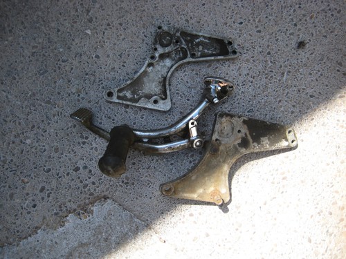 Norton Commando 750 850 ?? Fußrastenbremshebel Montageplatten gebraucht wie vorgefunden