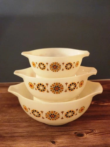 Vintage JAJ Pyrex TOLEDO Complete Set of 3 Mixing/Nesting Bowls