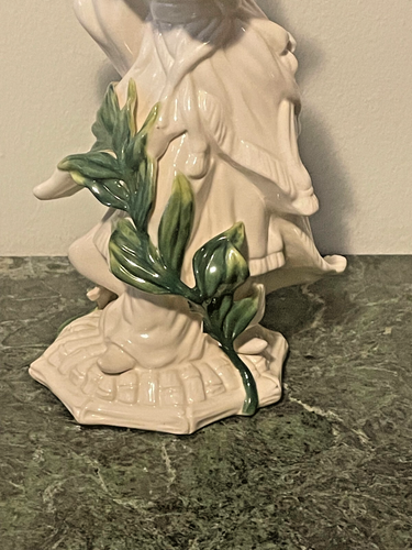 Fitz Floyd Asian lady with her Basket, Green Leaf Figural Candle Holder - Picture 4 of 9