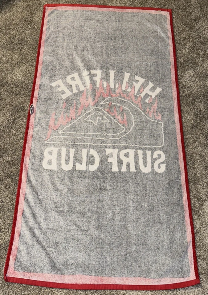QUIKSILVER 海滩/工具 毛巾 陌生事物 地狱火 冲浪俱乐部 轻度使用 — 第 3/4 张图片