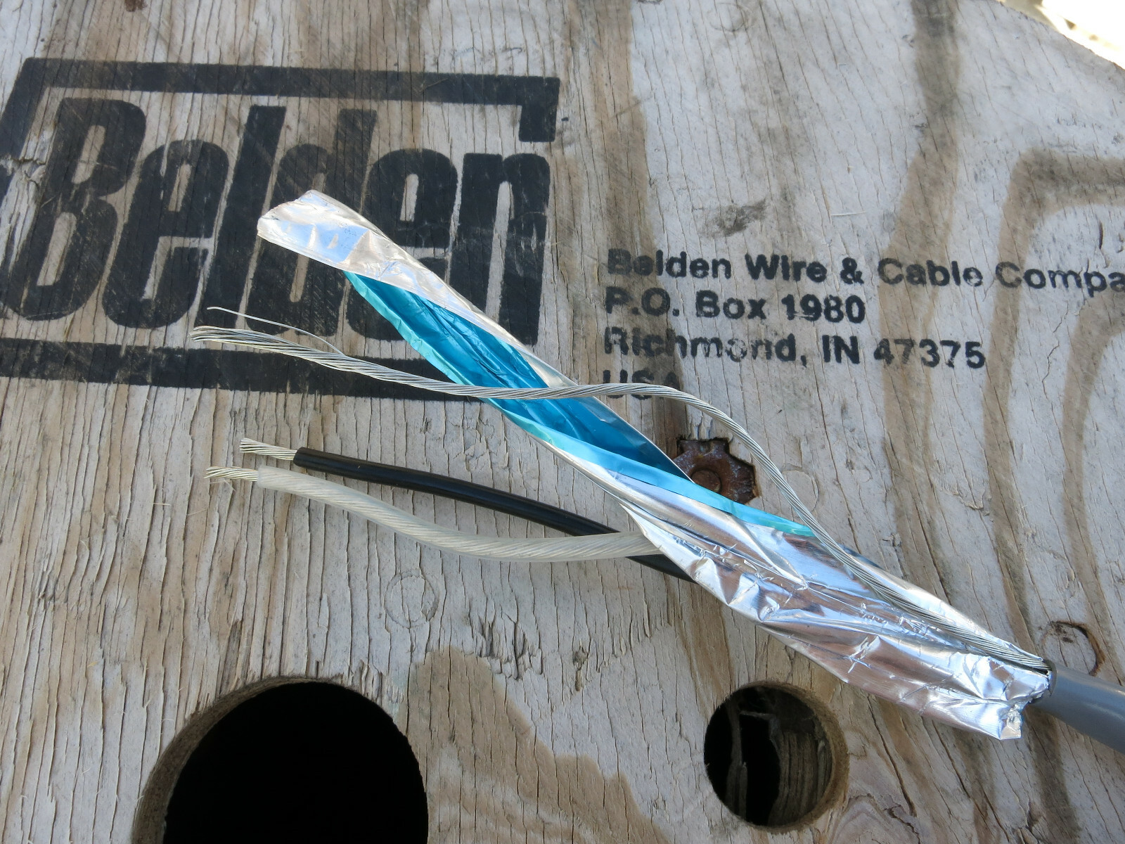 Belden 8720 Cable 2x14AWG+Drain Shielded Audio/Instrument Cable PER