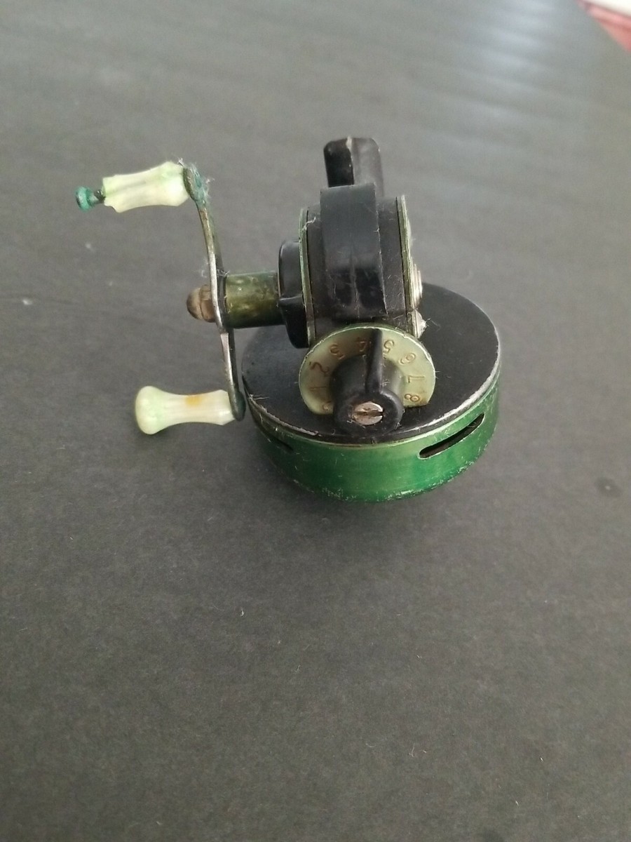 johnson century model 100A スピンキャスト s-l400.jpg