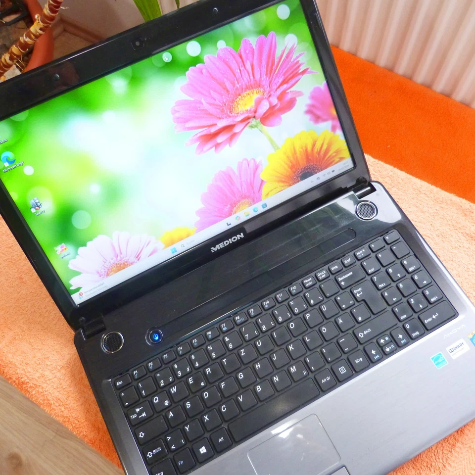 Medion E6234 DOLBY 15 Zoll l 8GB RAM NEU l Windows 11 240 SSD l HDMI USB3 DVDRW - Bild 4 von 4