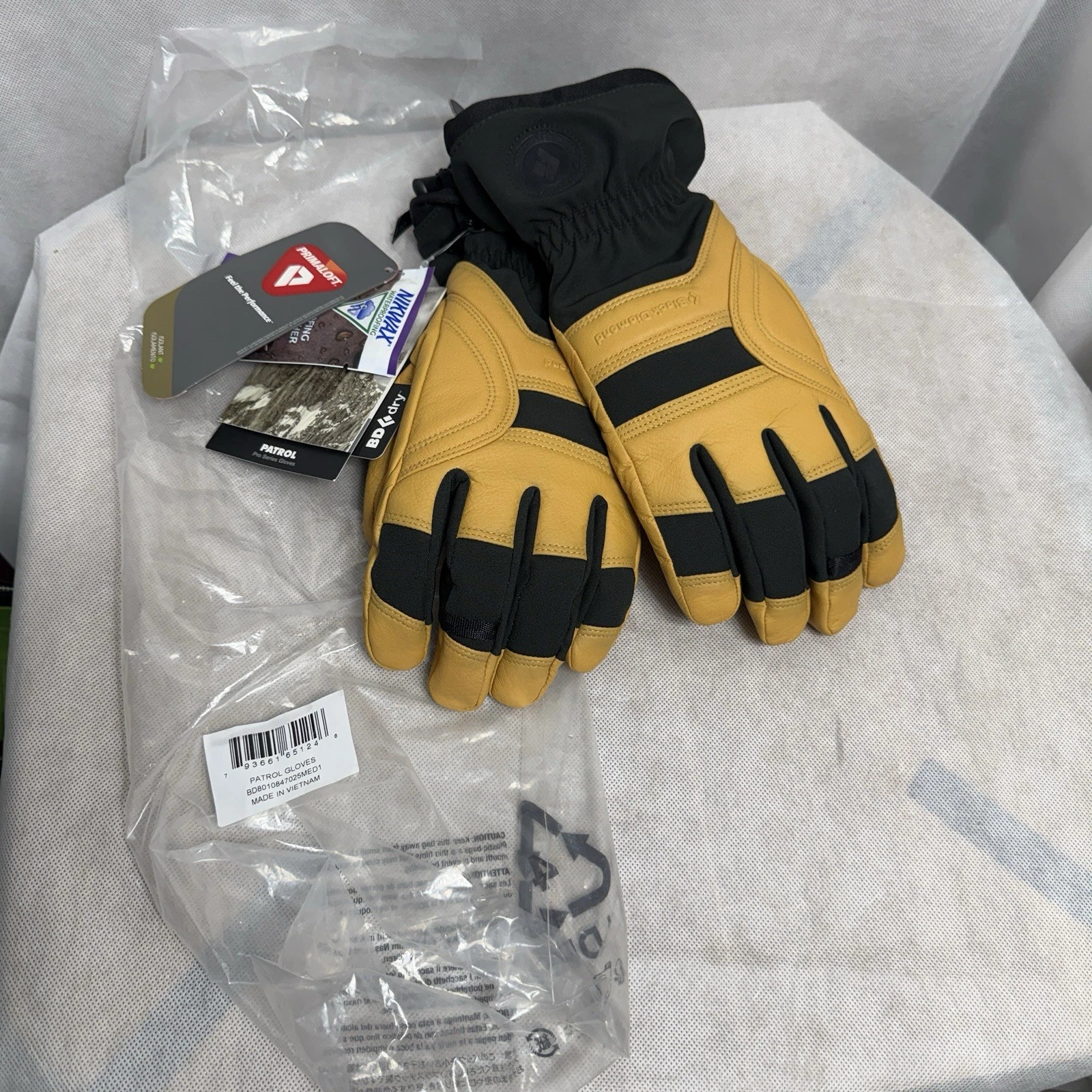 Black Diamond Patrol Gloves Pro Series Beeswax colorway Goat Leather Waterproof
Opens in a new windo