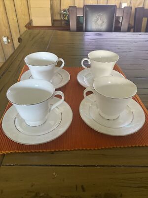 Wedgwood St Moritz 4 SETS Footed Cup & Saucer Victoria White Floral Platinum 8pc