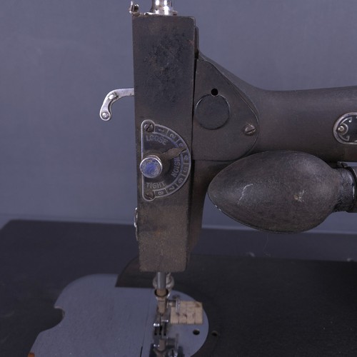 Vintage 1930s white rotary electric sewing machine Attachments Manual Power Part - Picture 3 of 22