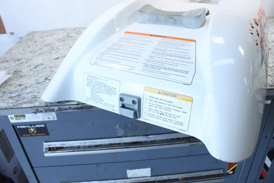 1995 KAWASAKI JET SKI 750 SX capô tampa de armazenamento compartimento 59456-3723-8C - Imagem 4 de 4