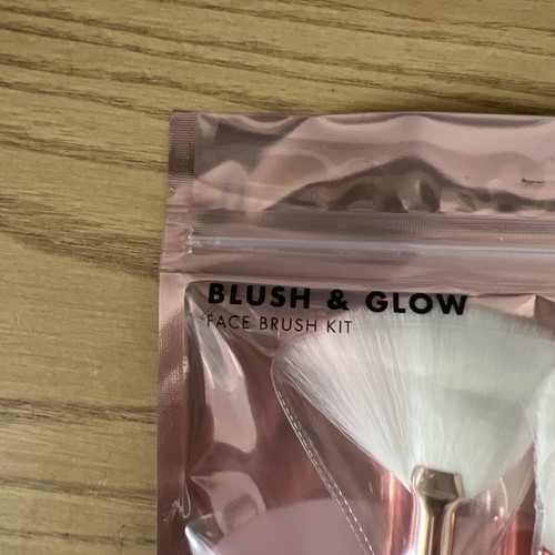 E.l.f. Blush and Glow Face Brush Kit 4 PC 82022 - Picture 2 of 5