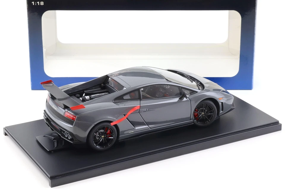 1:18 AUTOart Lamborghini Gallardo LP570 Super Trofeo Stradale Gris Télesto / Gre - Photo 3/4