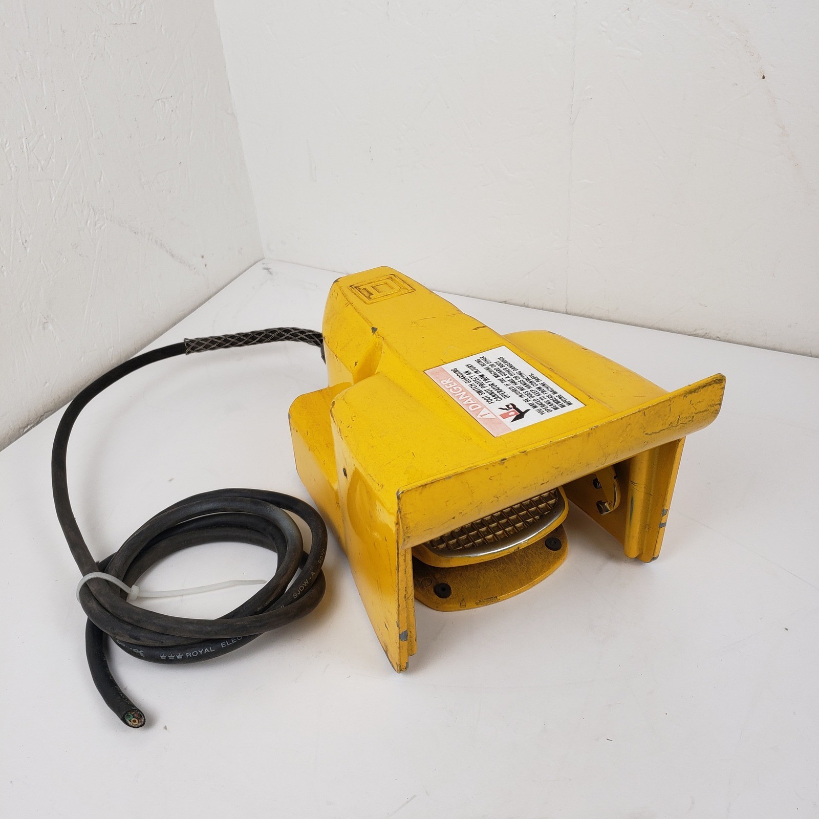 Square D 9002aw132 Foot Switch Yellow