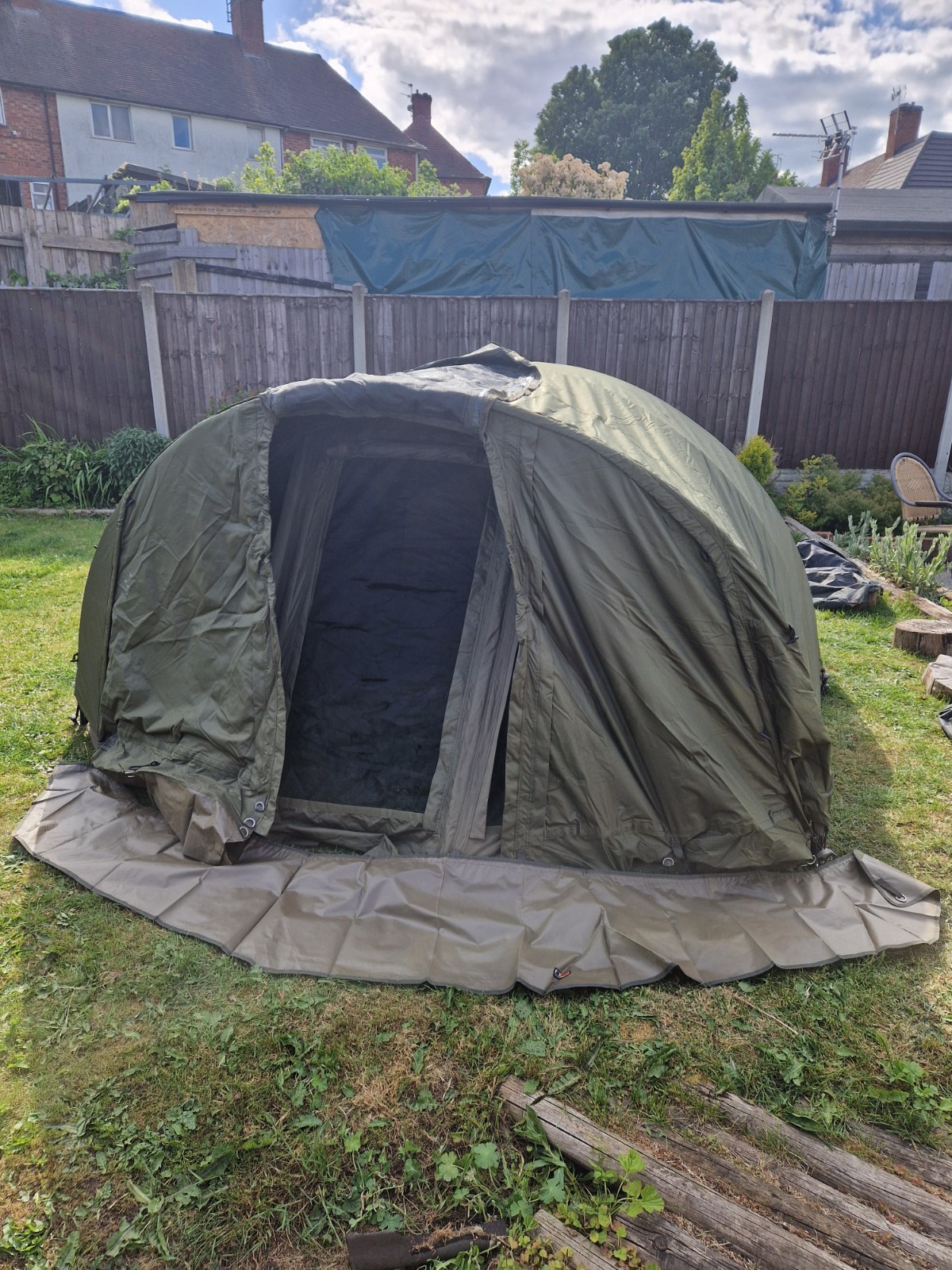 Fox Voyager XL Bivvy With Over Rap
