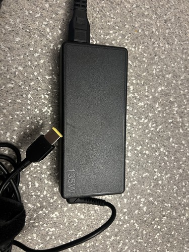 Lenovo 135W Netzteil Ladegerät 20V 6.75A Original Laptop Adapter Slim tip