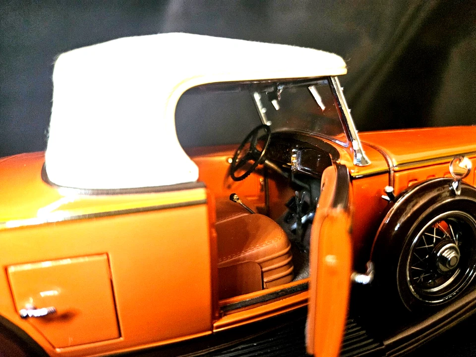 Cadillac V-16 Roadster 1932 Danbury como nuevo escala 1:24 Inv. #1995 Foto 4 de 4