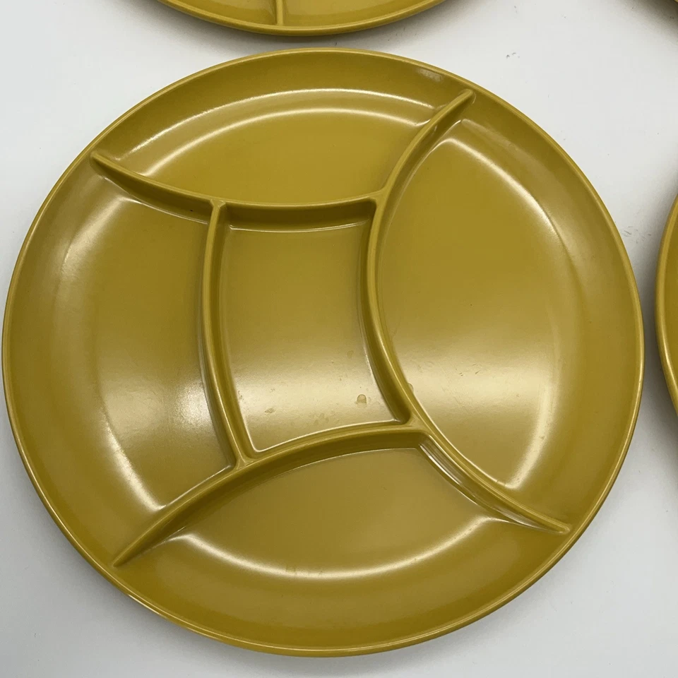 Vintage Cyanamid Melmac Divided Plates Harvest Gold Set of 4 Canada Retro - Image 4 of 4
