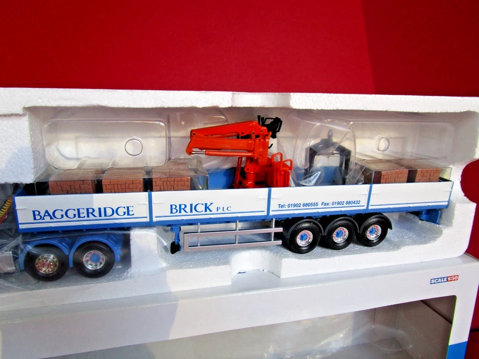 Corgi 1:50 CC12925 Scania Topline Sided Crane Trailer with Brick Load BNIB - Image 4 of 4