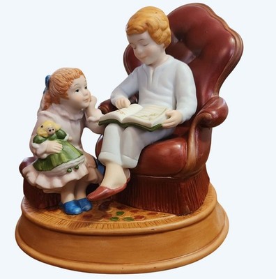 Avon 1983 Porcelain Figurine Enjoying The Night Before Christmas Unused in Box