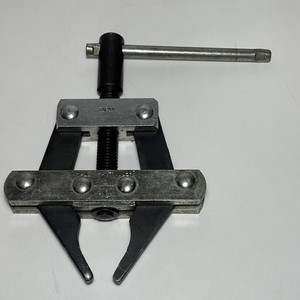 WHALE Model # 60 ROLLER CHAIN PULLER TOOL For Chains Sized 60-100 Used