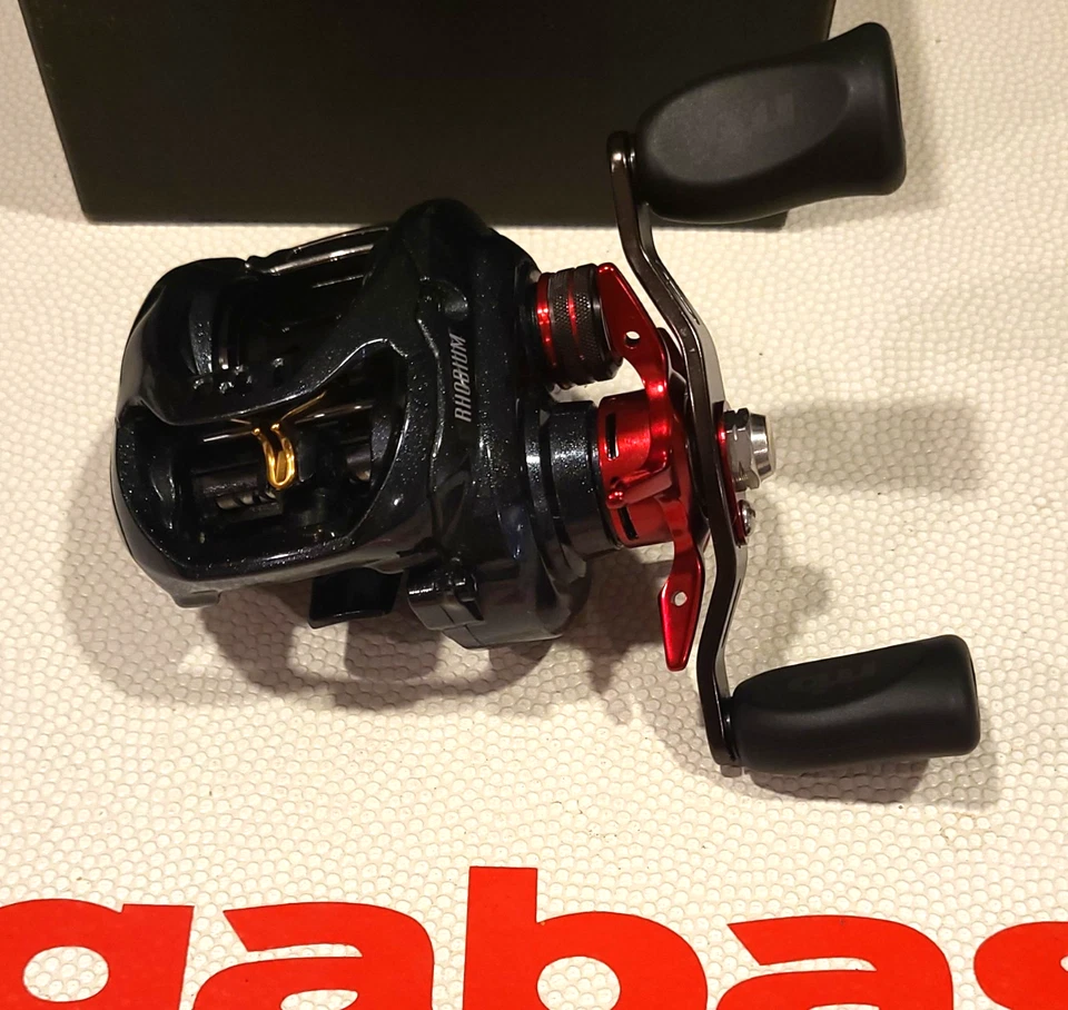 WOW! Megabass RHODIUM 81 Baitcasting Reel  Left Hand  EX+ Condition - Image 4 of 4