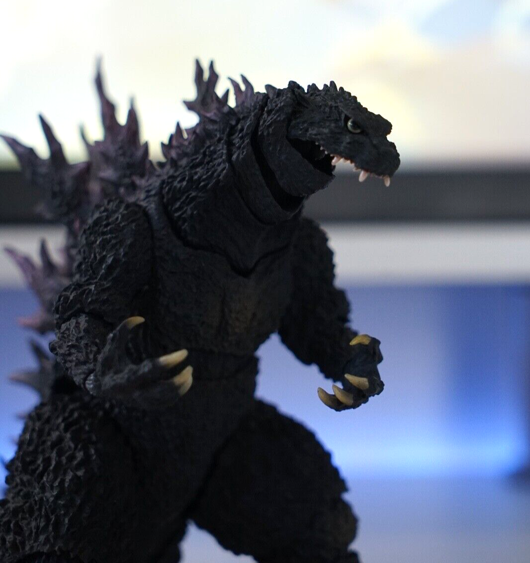 BANDAI S.H. Monsterarts Godzilla 2000 Millennium Tamashii Nations