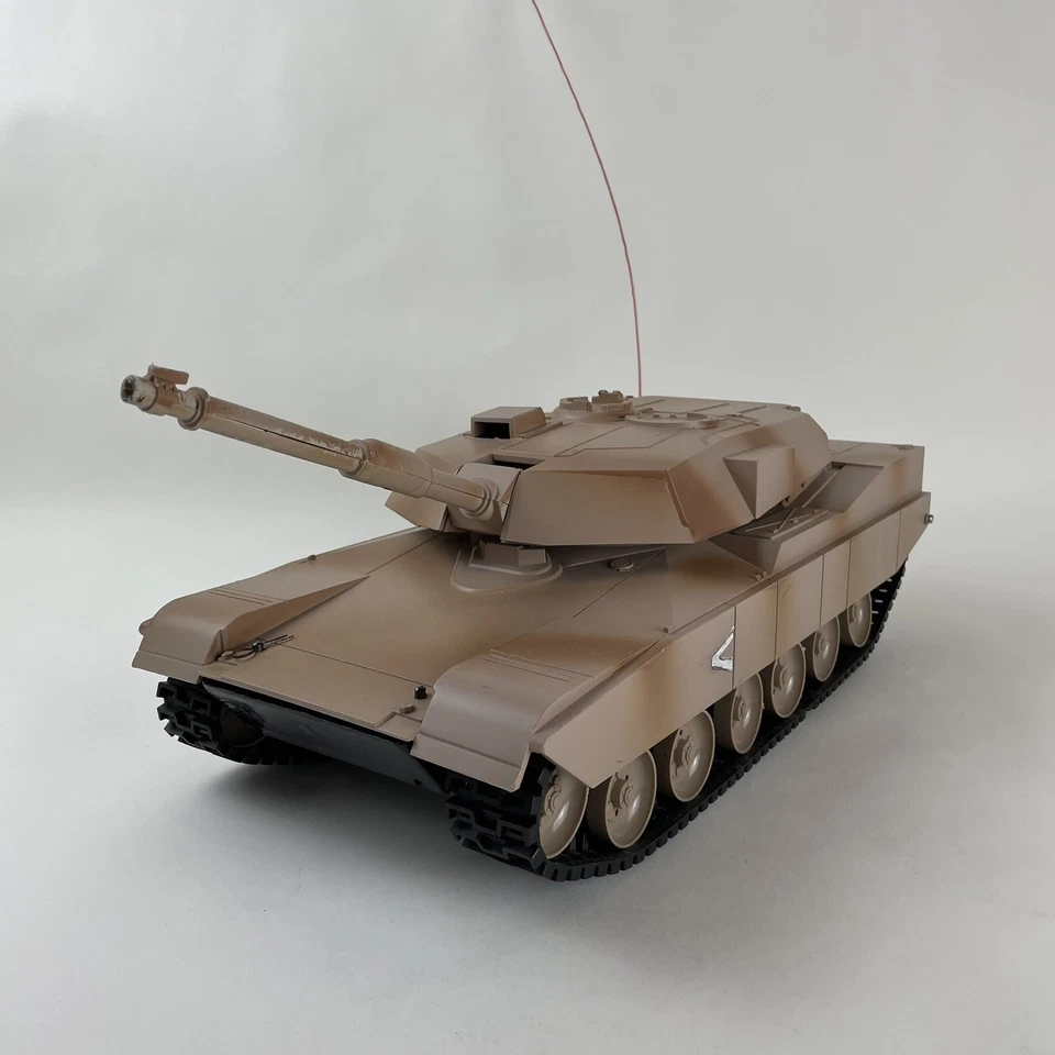 Vintage M1A1 Abrams Desert Storm Chicago Model International Remote Control Tank - Image 2 of 4