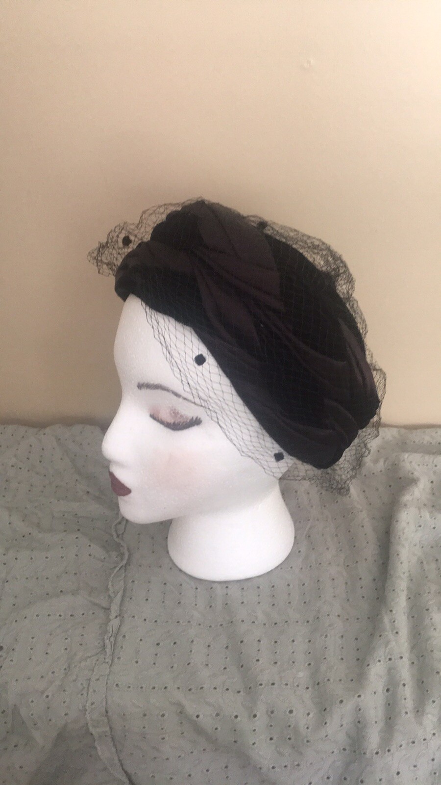 Velvet And satin Black Vintage Hat - image 1