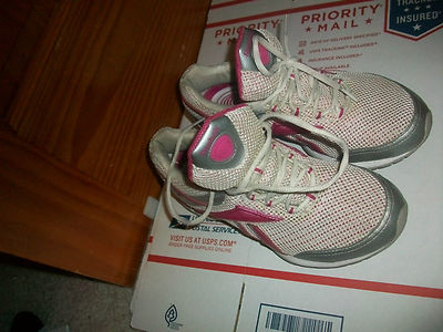 Reebok Womens Easy Tone Reenew Walking Running Shoes Size 6 Pink/White