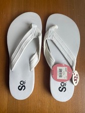 Kohls white canvas flip-flops- Sz M