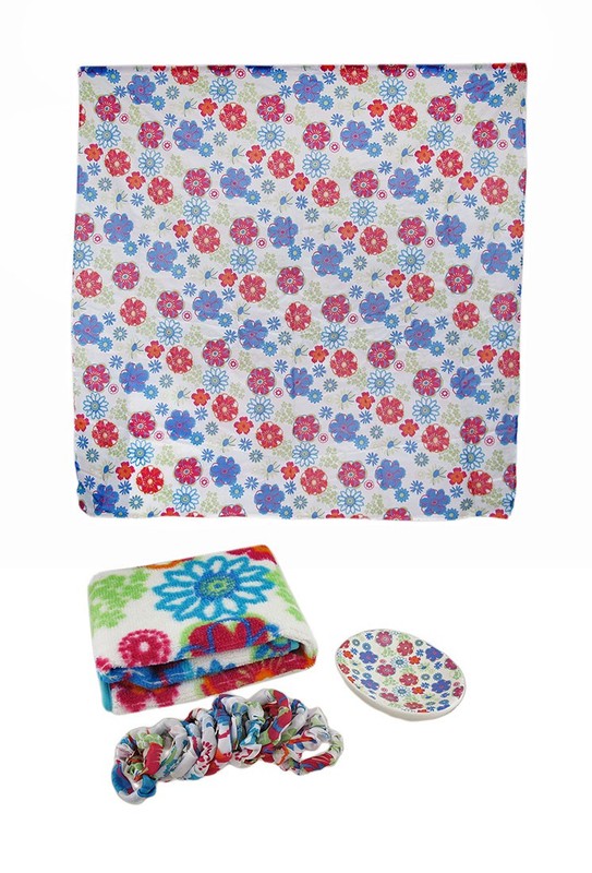 Zeckos Coordinating Bath Rug, Soap Dish, Shower Curtain Set (Flower)