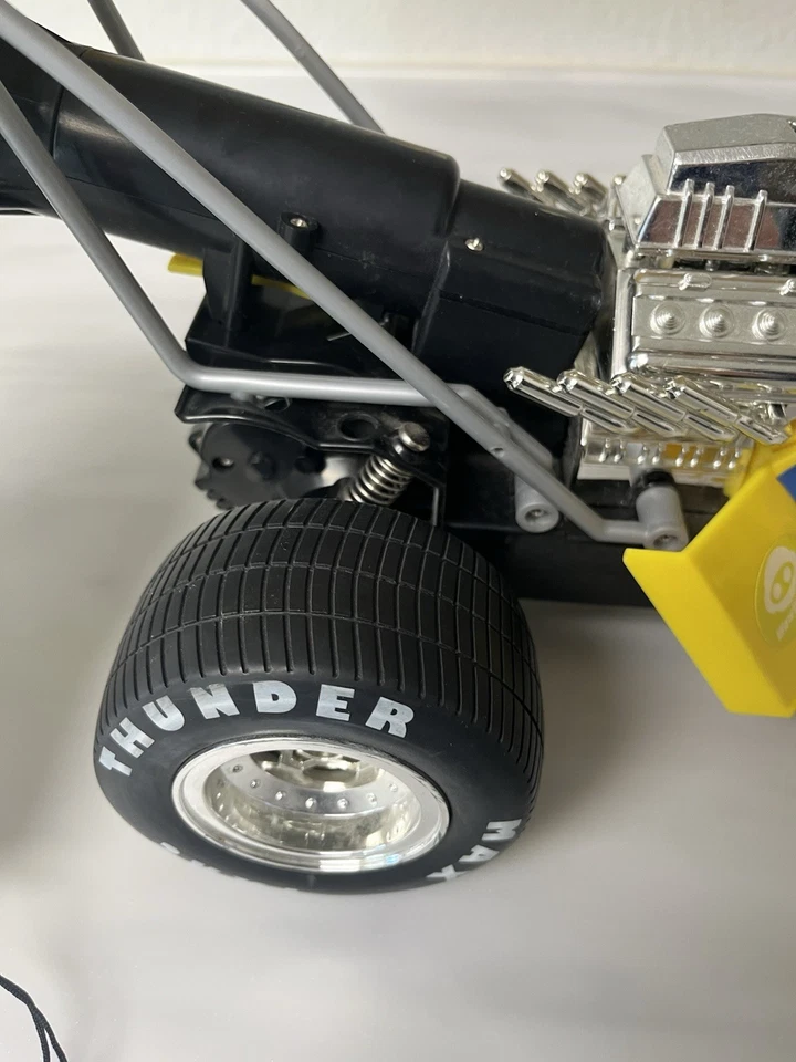 2001 Wow Wee Ken Albana Yellow Thunder Max Engine RC Dragster - Image 3 of 4