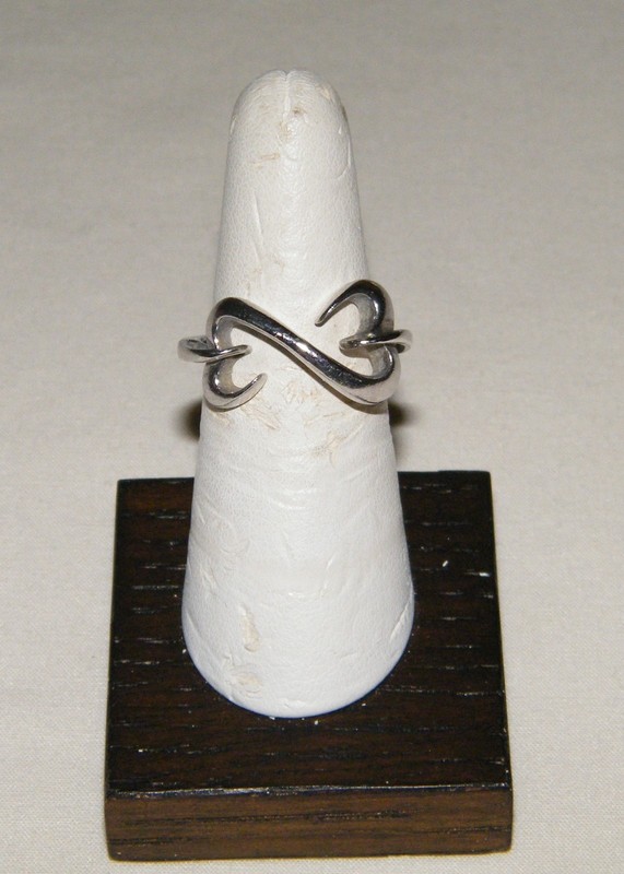 Vintage 925 Sterling Silver OPEN HEARTS RING Jane Seymour Size 6 JWBR