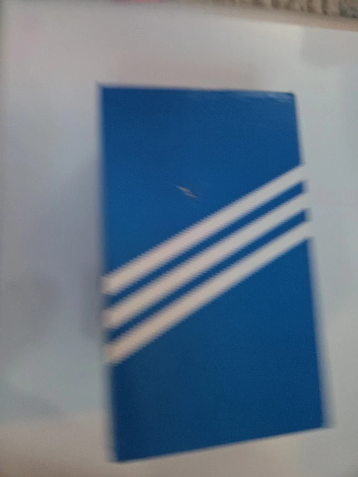 Adidas Samba Lt para mujer talla 9. Caja ligeramente dañada. Zapatos nuevos. Foto 3 de 4