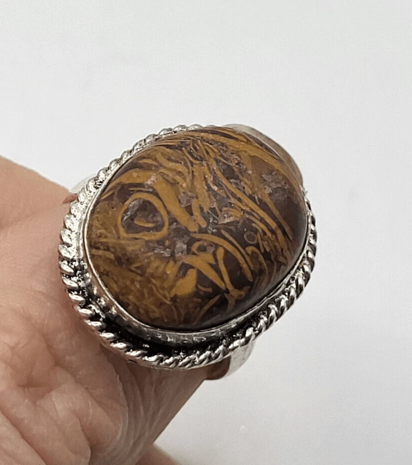 Anillo Cabujón Redondo Madera Petrificada Bohemia Talla 6.5 Foto 2 de 4