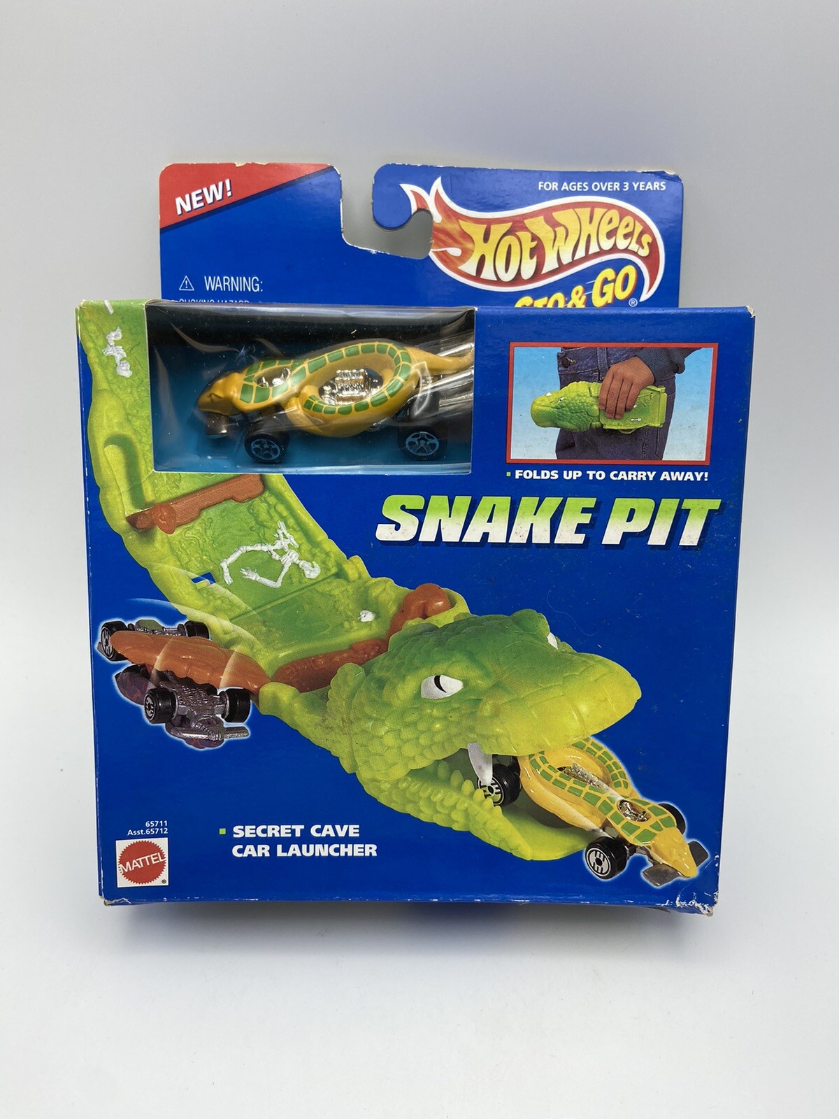 Hot Wheels Sto &amp; Go Snake Pit Playset With Snake Car 1/64 FREE SHIPPING