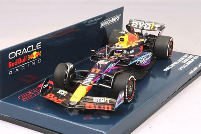 Minichamps 1/43 Oracle Red Bull Racing RB19 S. Perez 2nd