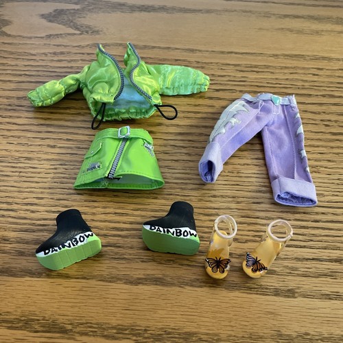 Rainbow High Puppe. Outfit