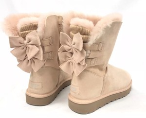 bailey bow short ruffle uggs