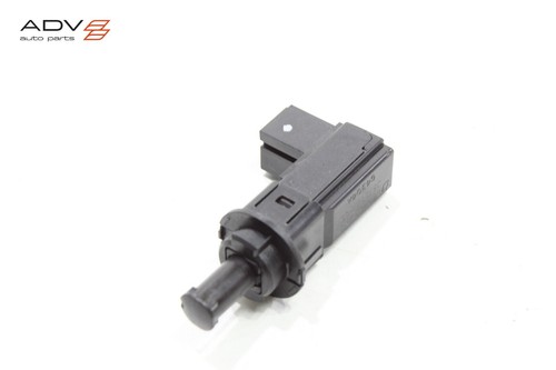 2017 - 2025 CHRYSLER PACIFICA BRAKE PEDAL STOP LIGHT LAMP SENSOR SWITCH OEM - Picture 2 of 6